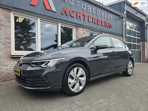 Volkswagen Golf 1.0 TSI Life Business Lesauto! Trekhaak! Nette Staat! Carplay! Navigatie! LED!