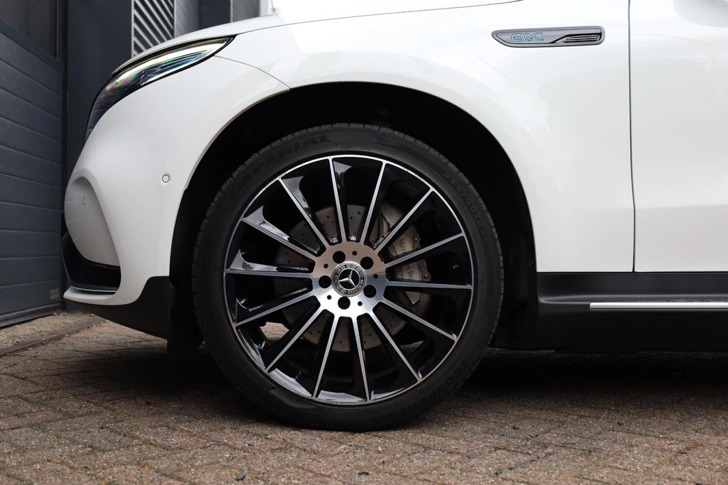 Mercedes-Benz EQC – foto 13