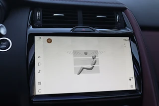 Jaguar E-PACE – thumbnail 32