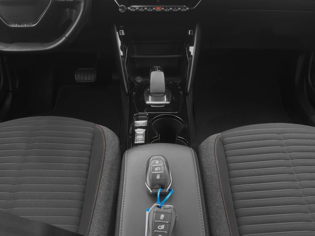 Peugeot e-2008 – foto 28