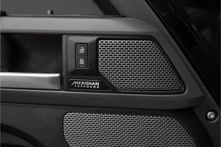 Land Rover Defender – thumbnail 26