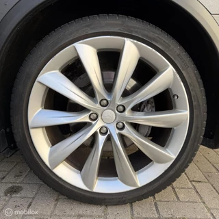 Tesla Model X – thumbnail 22