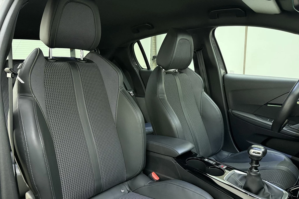 Peugeot 208 – foto 13