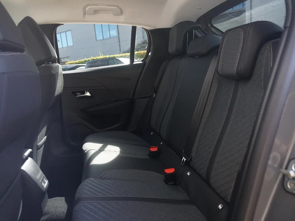 Peugeot 208 – foto 33