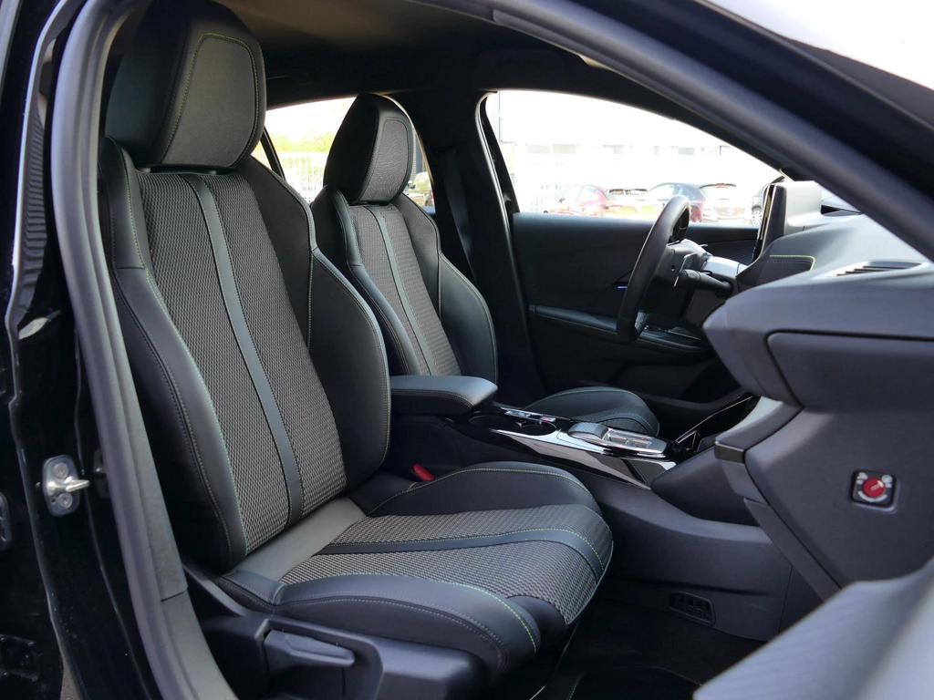 Peugeot 208 – foto 8