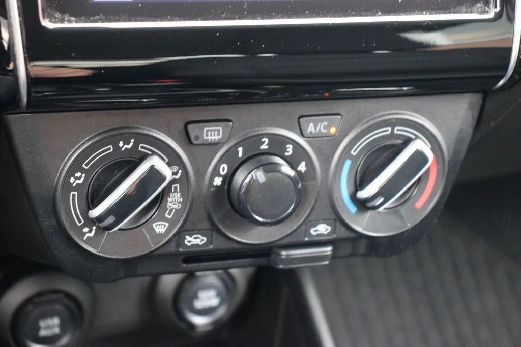 Suzuki Swift – foto 25