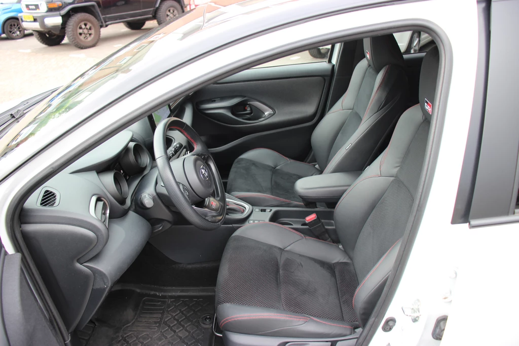 Toyota Yaris – foto 14