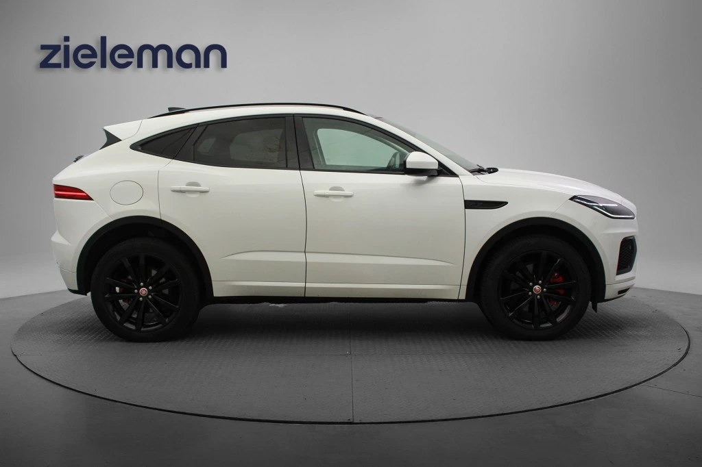 Jaguar E-PACE – foto 8