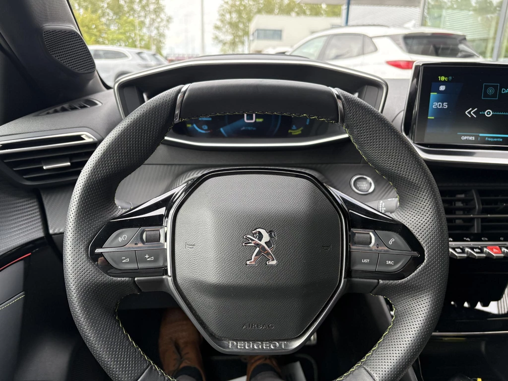 Peugeot e-208 – foto 24