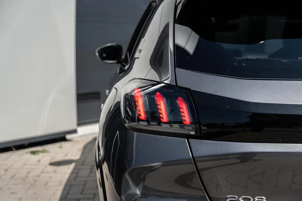 Peugeot 208 – foto 18
