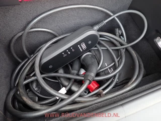 Porsche Taycan – thumbnail 47
