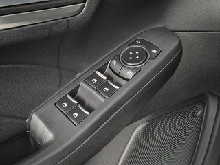 Ford Kuga – thumbnail 18