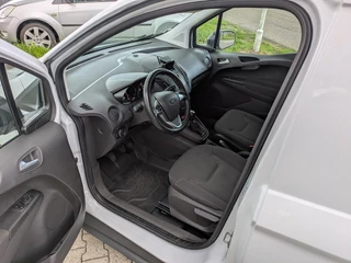 Ford Transit Courier – thumbnail 9