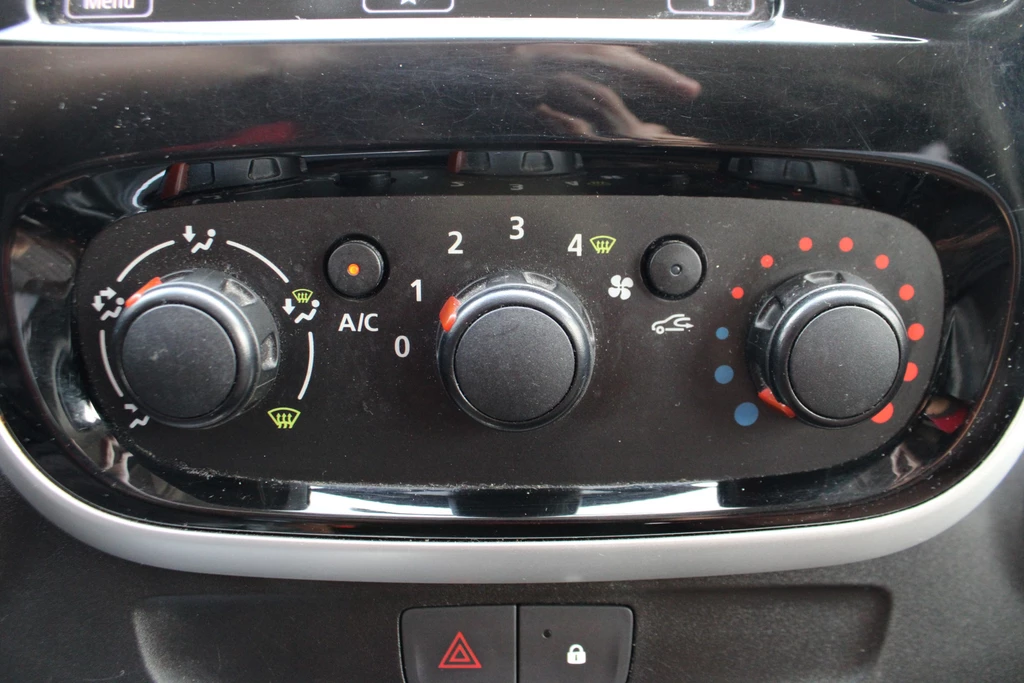 Opel Vivaro – foto 15
