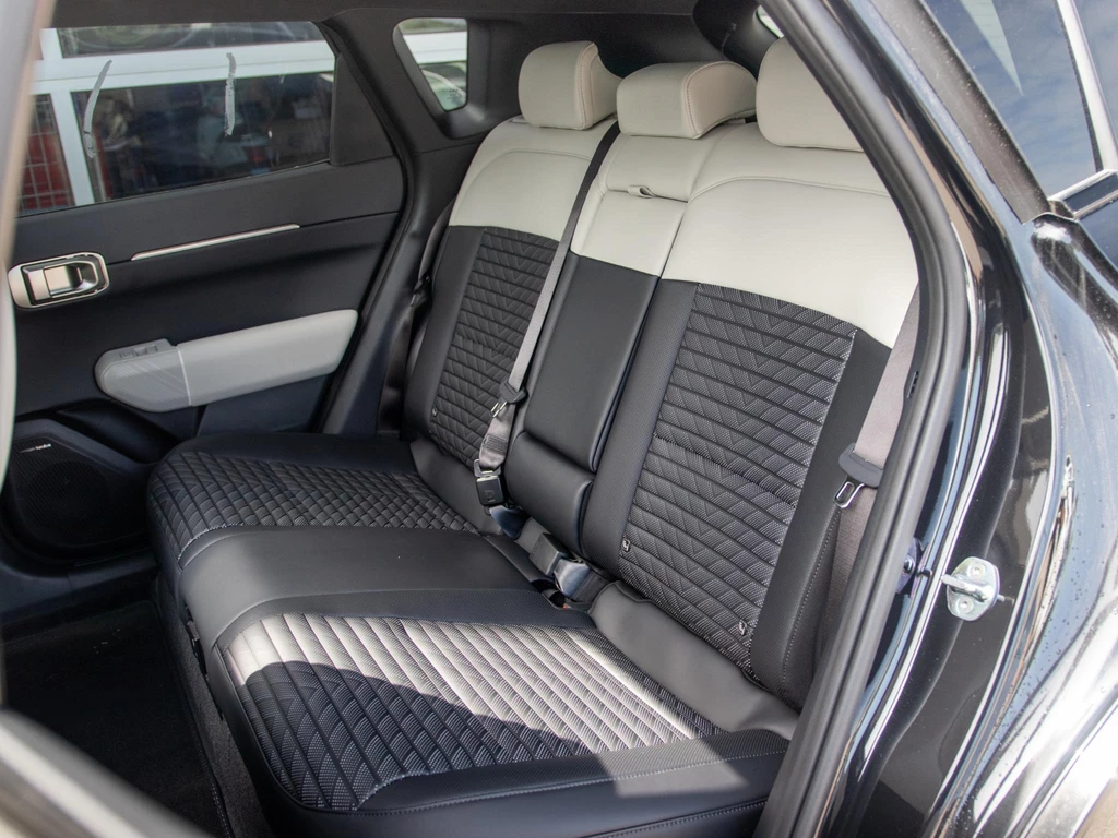 Kia EV4 – foto 13