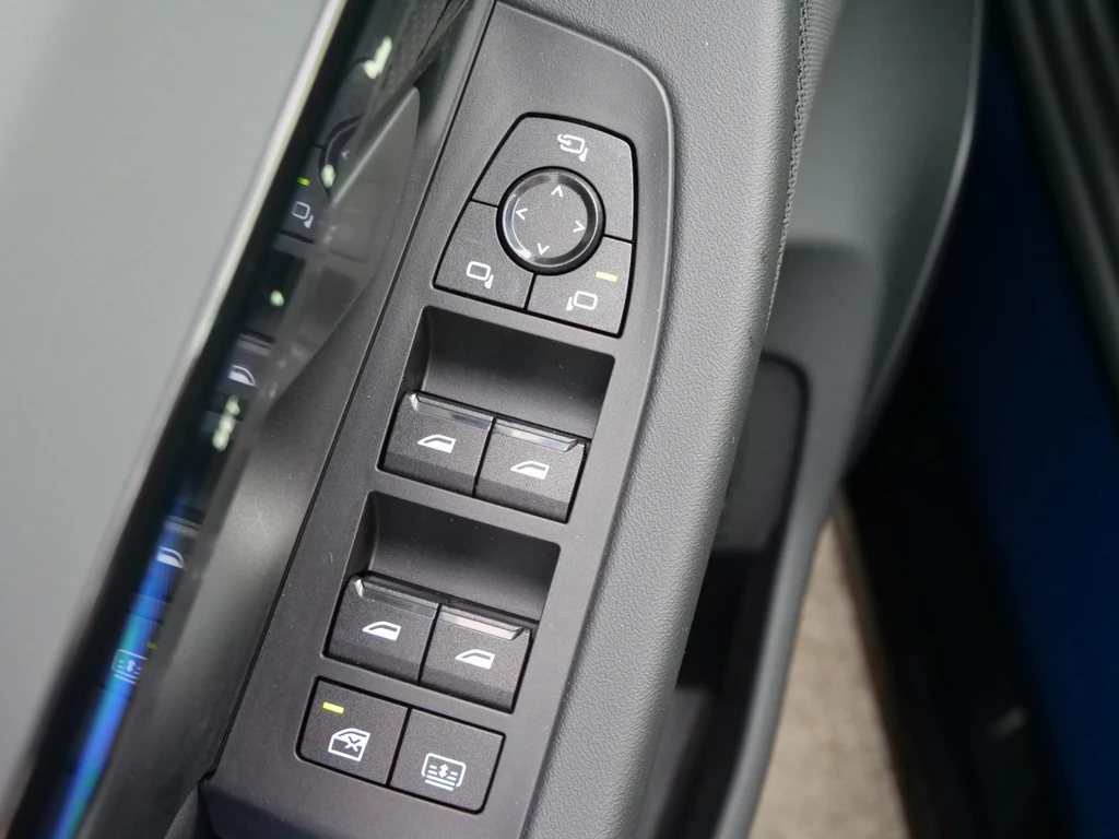 BMW i5 – foto 33