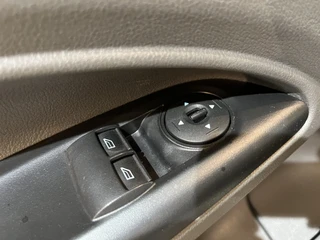 Ford Transit Connect – thumbnail 16