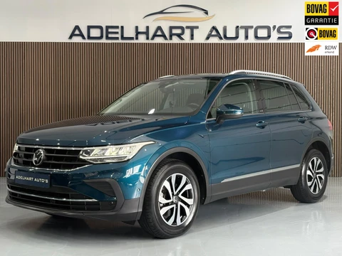 Volkswagen Tiguan 1.5 TSI Elegance Automaat / Navigatie full map / Camera / Adaptive Cruise / Climate control