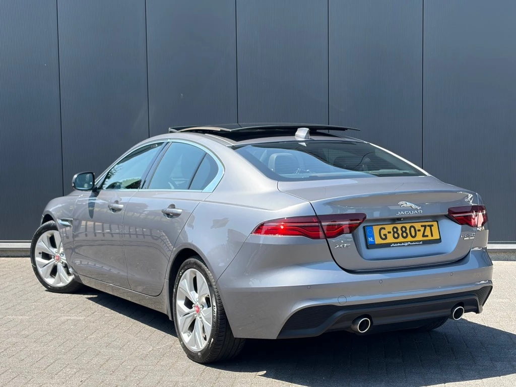 Jaguar XE – foto 2