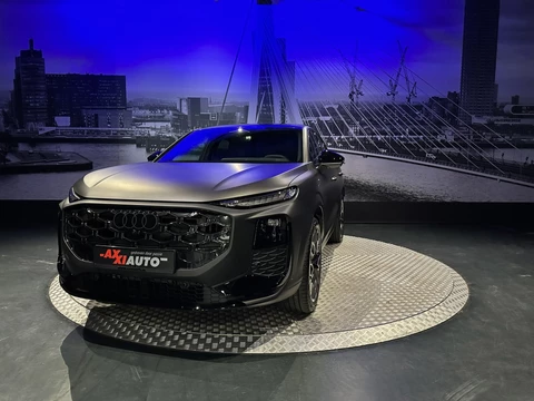 Audi Q3 Sportback 272PK e-hybrid S edition *Sonos*Pano*HUD*Madeira Brown Polar Matt Effect*