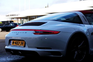Porsche 911 – thumbnail 18