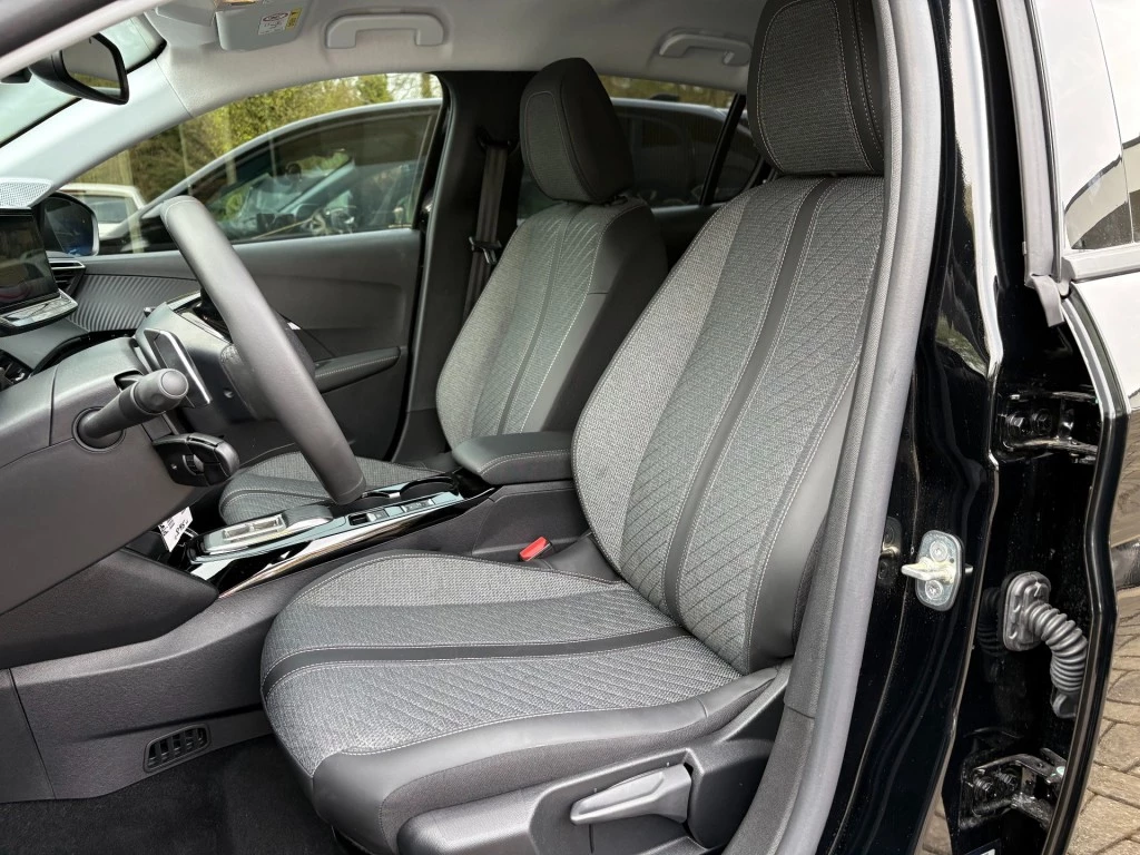 Peugeot 208 – foto 6