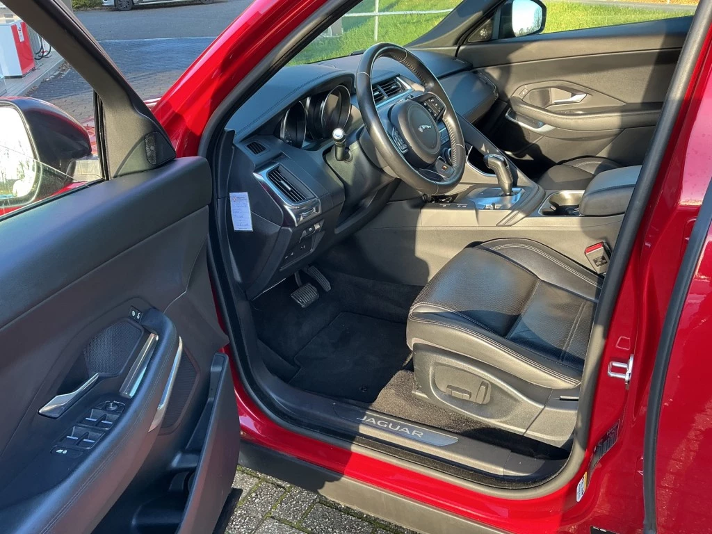 Jaguar E-PACE – foto 13