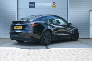 Tesla Model 3 – thumbnail 3