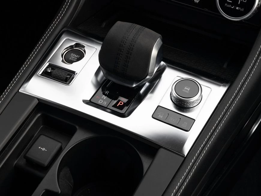 Jaguar F-PACE – foto 12