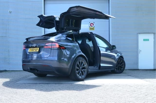 Tesla Model X – thumbnail 5