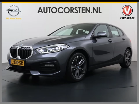 BMW 1 Serie 118i Aut. Sport Line Live cockpit pro Shadow-line Stoelverwarming Apple Carplay Android Auto Navi Ecc Cruise Control Pdc Business Edition Lmv 17" Led DAB Regen-Lichtsensor Verkeersbord detectie Rijstrooksensor Dealeronderhouden