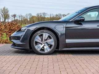 Porsche Taycan – thumbnail 6