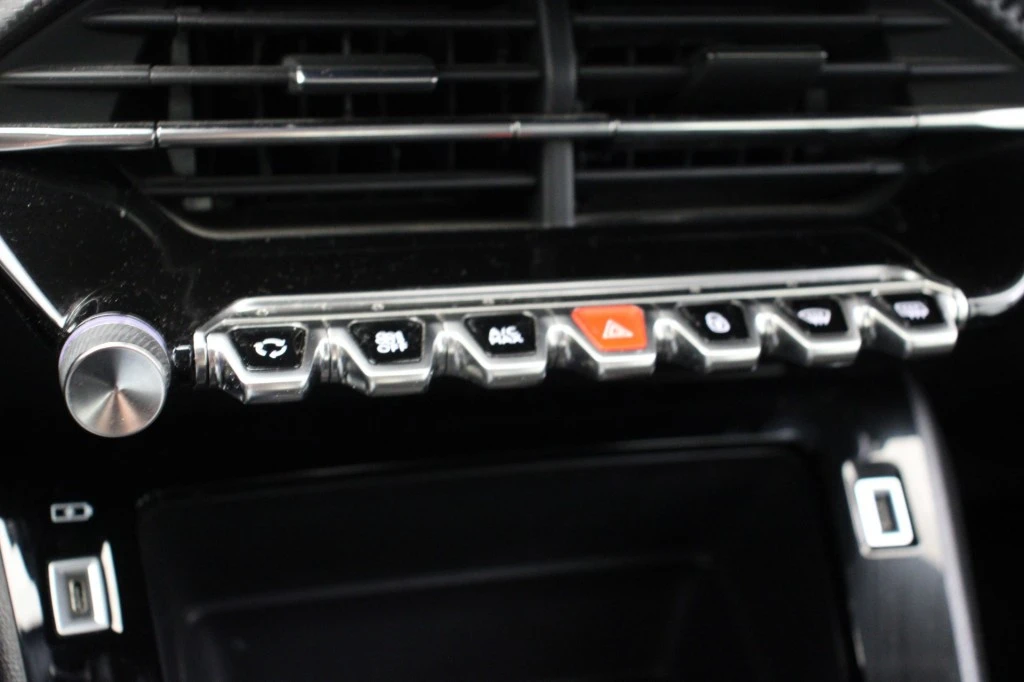 Peugeot 208 – foto 28