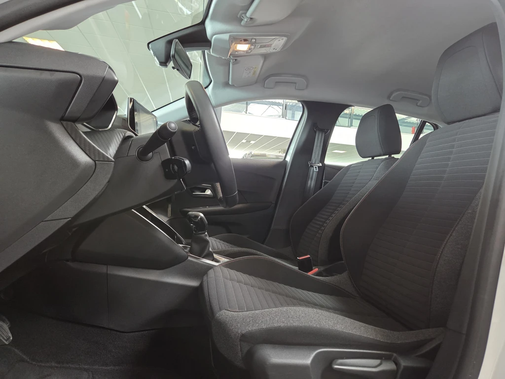 Peugeot 208 – foto 10