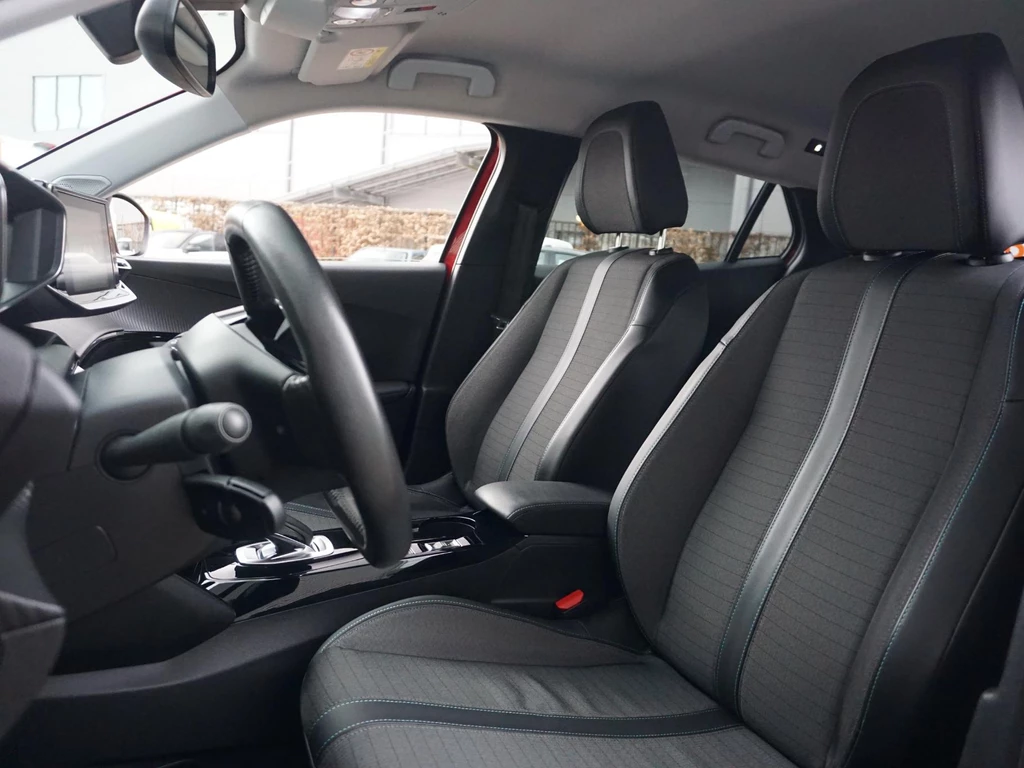 Peugeot e-2008 – foto 8