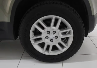 Land Rover Defender – thumbnail 6
