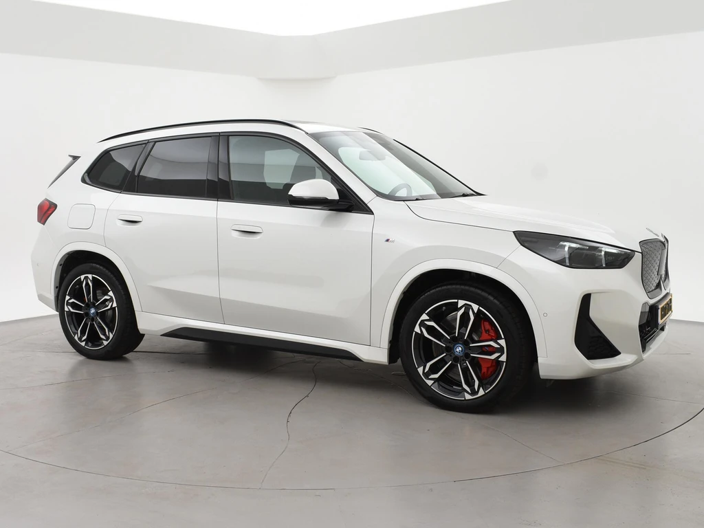 BMW iX1 – foto 6