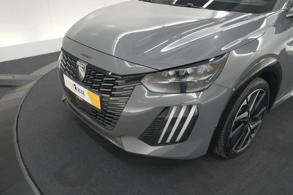Peugeot 208 – foto 1