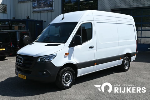 Mercedes-Benz Sprinter 317 CDI L2H2 Pro LED, Geveerde stoel, Navigatie met camera