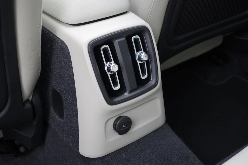 Volvo XC40 – foto 15