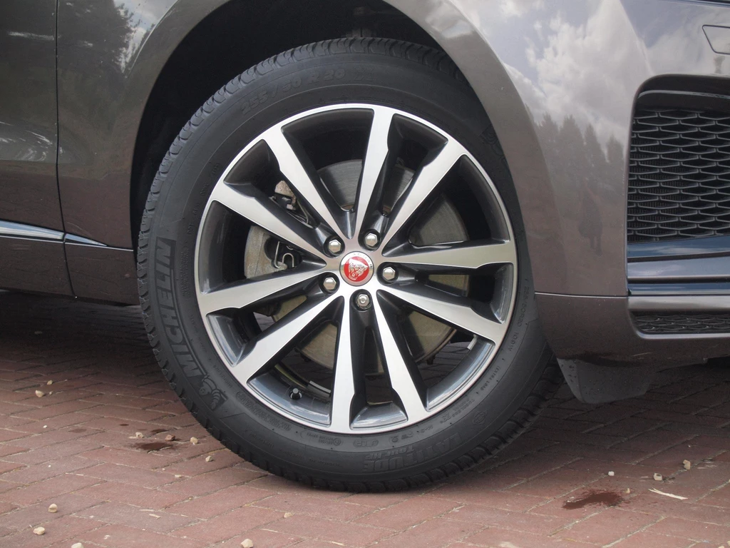 Jaguar F-PACE – foto 14