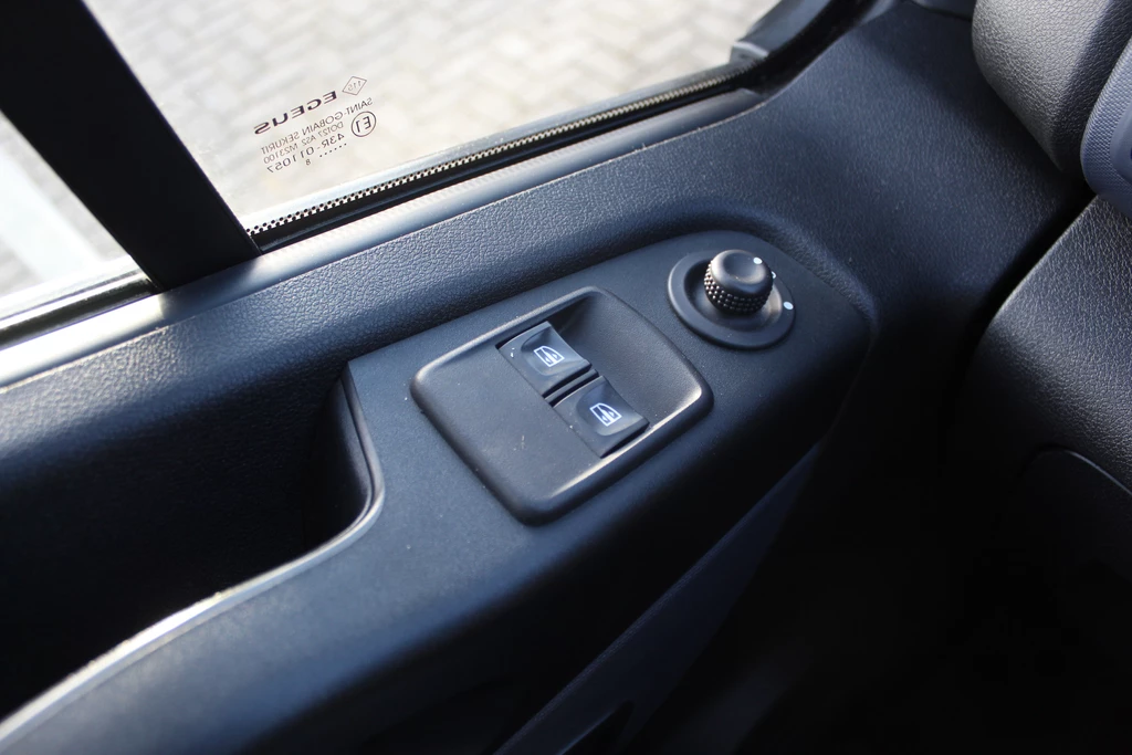 Opel Vivaro – foto 21