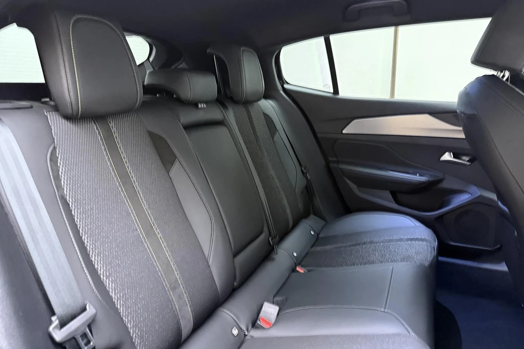 Peugeot 408 – foto 15