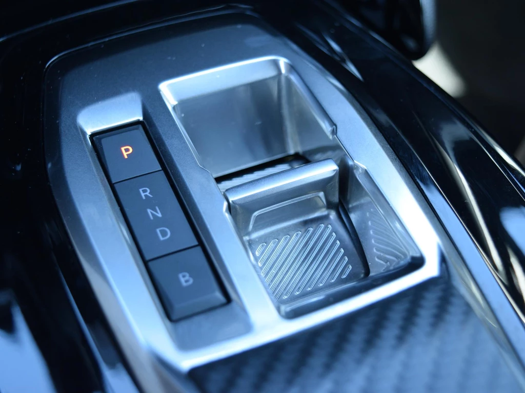 Peugeot e-2008 – foto 15