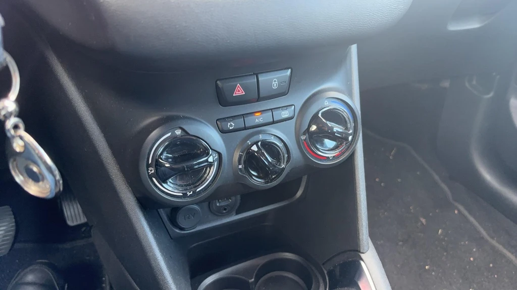 Peugeot 208 – foto 12