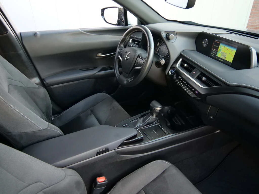 Lexus UX – foto 25