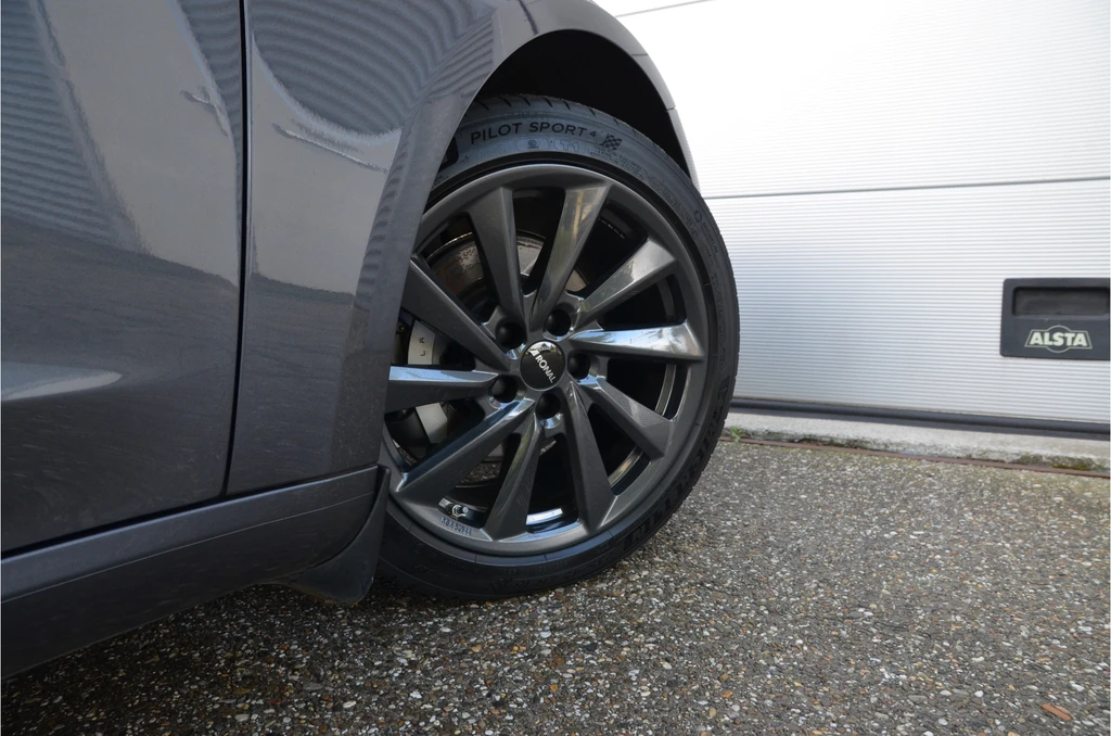 Tesla Model 3 – foto 9