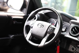 Toyota Hilux – thumbnail 13