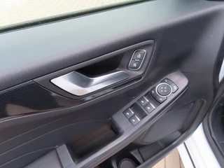 Ford Kuga – thumbnail 19