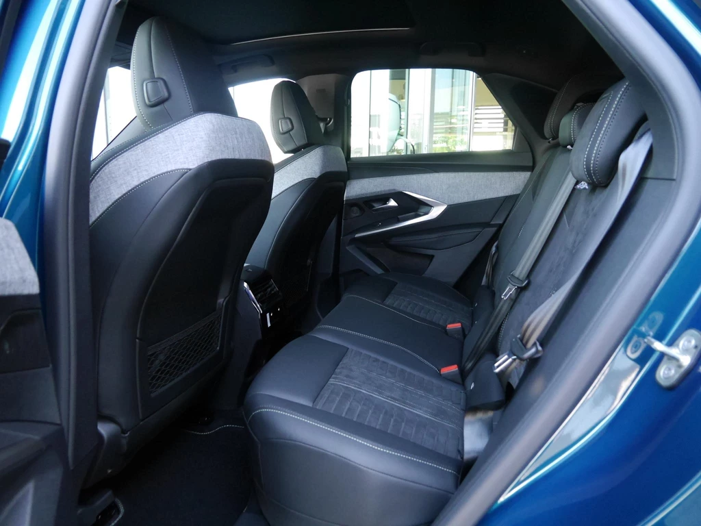 Peugeot e-3008 – foto 12